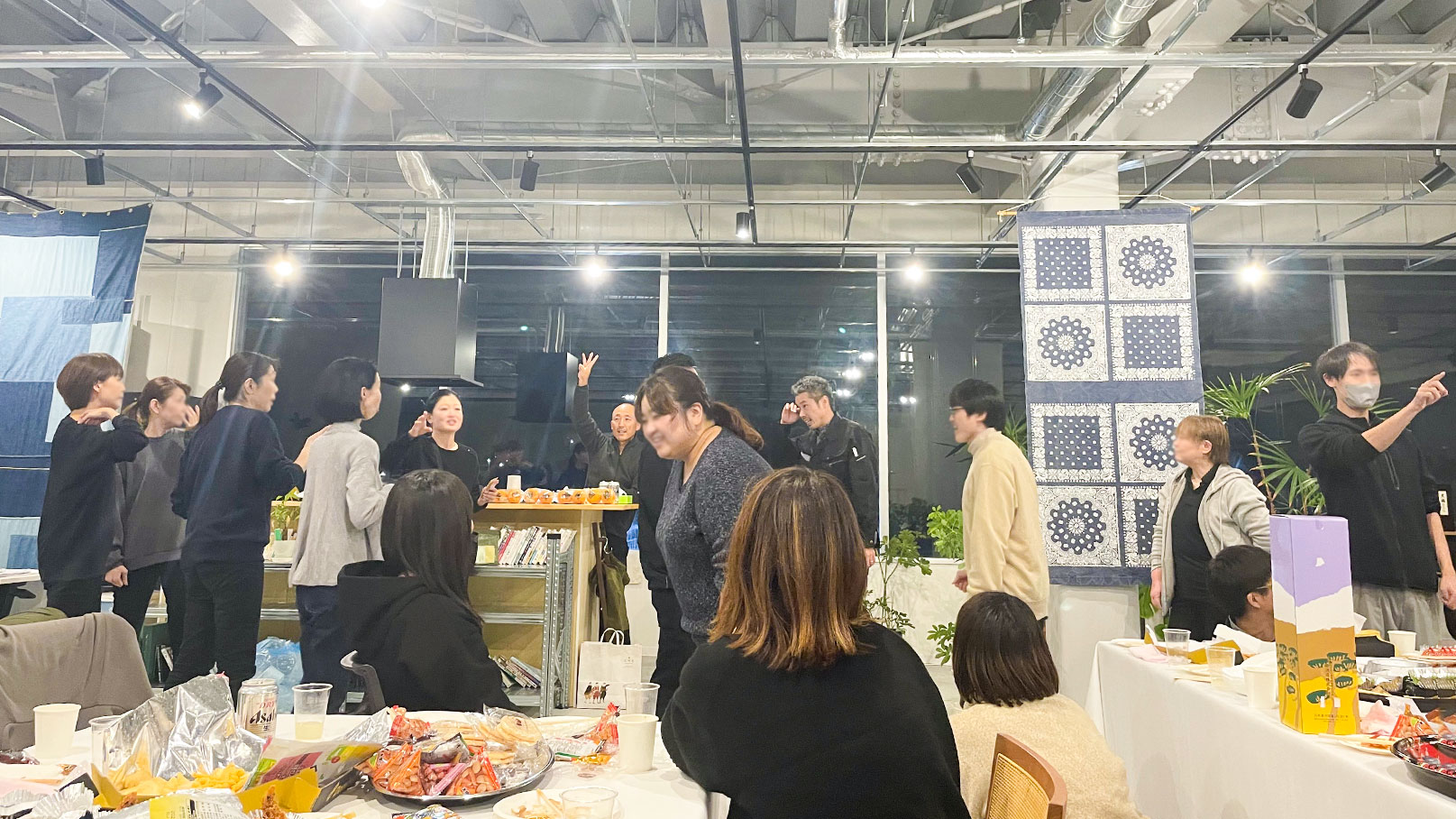 納会